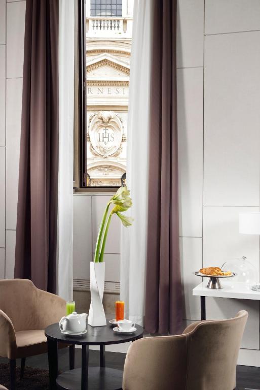 Piazza Del Gesu' Luxury Suites Rome Exterior photo