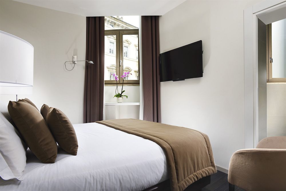 Piazza Del Gesu' Luxury Suites Rome Exterior photo