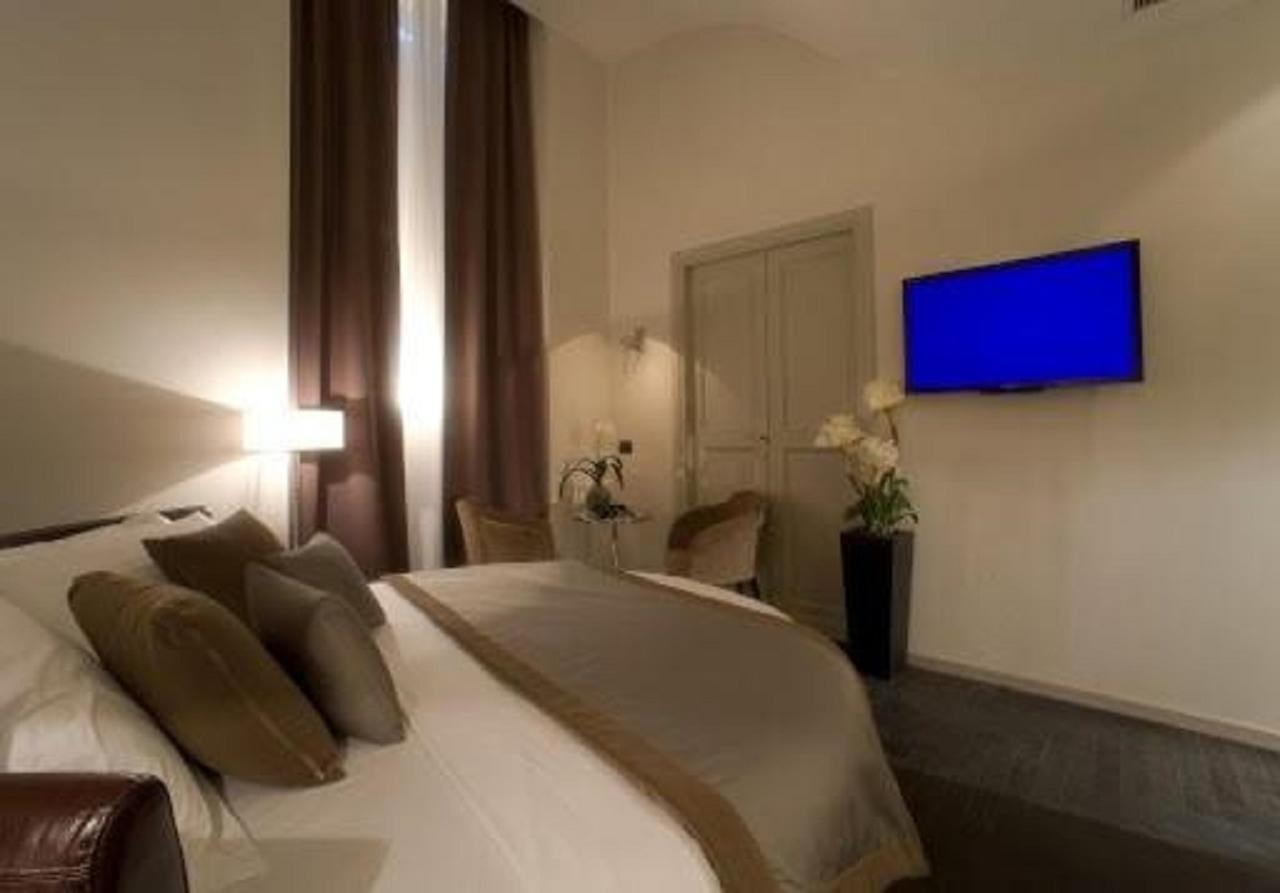 Piazza Del Gesu' Luxury Suites Rome Exterior photo